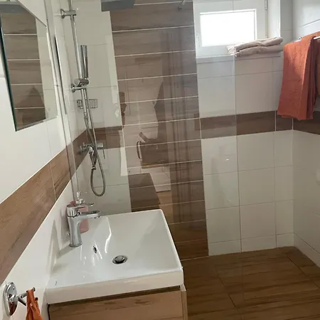 3 Izbovy Rd - Holiday home